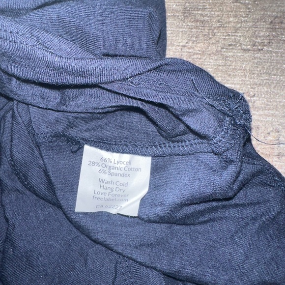 Free Label turtleneck - Picture 4 of 4